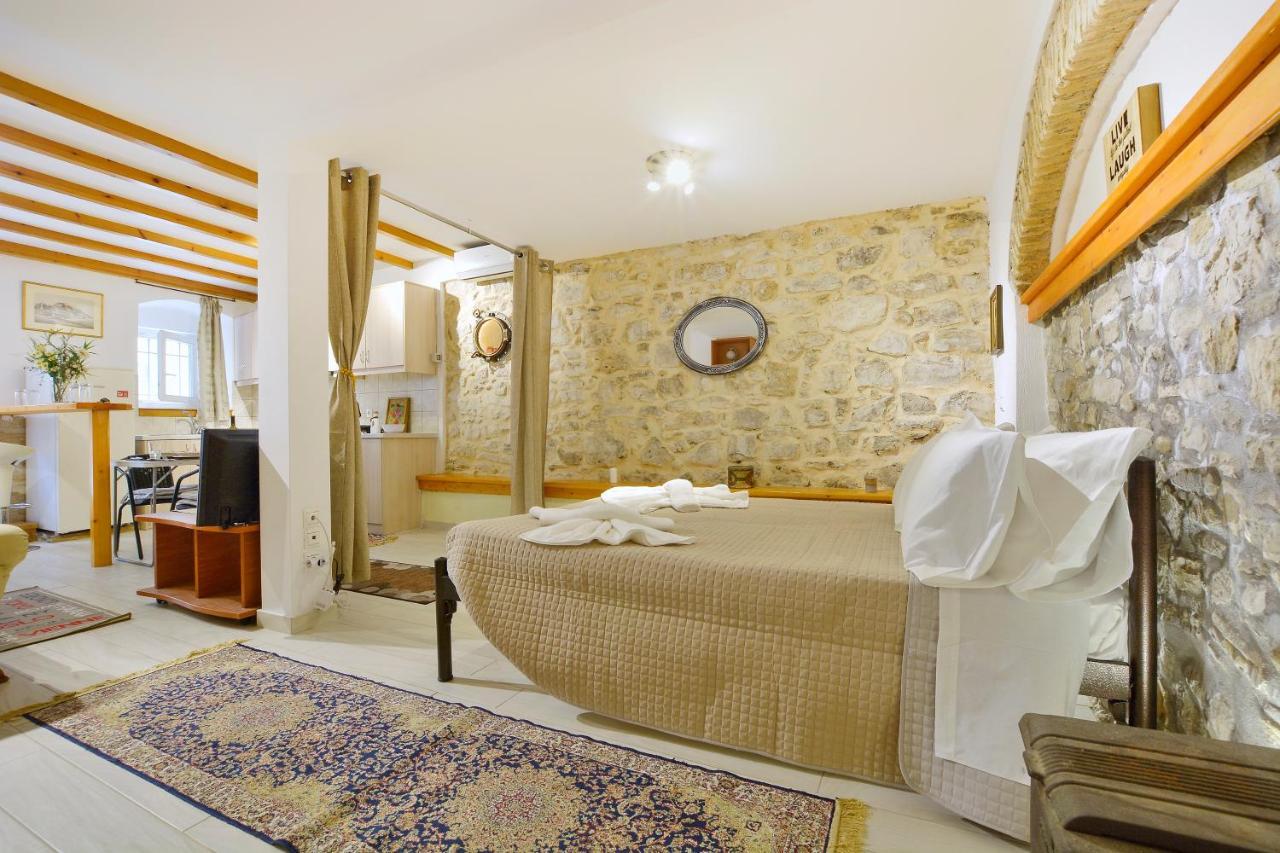 In Corfu Town Apartment *